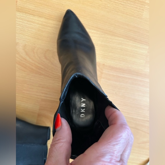 DKNY leather booties almond toe - Picture 8 of 13